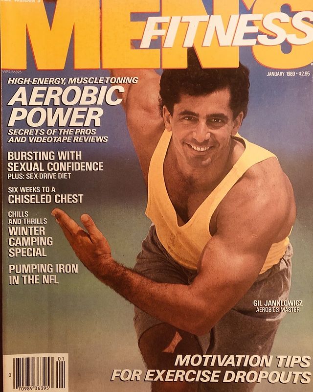 Workshop moment of Galid Janklowicz wearing Yellow Vest and Grey Half Pant